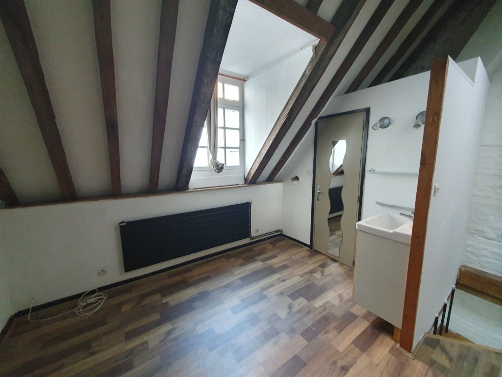 MAISON DE VILLE A LOUER - VIEUX-LILLE - 38.5 m2 - 699 &euro; charges comprises par mois