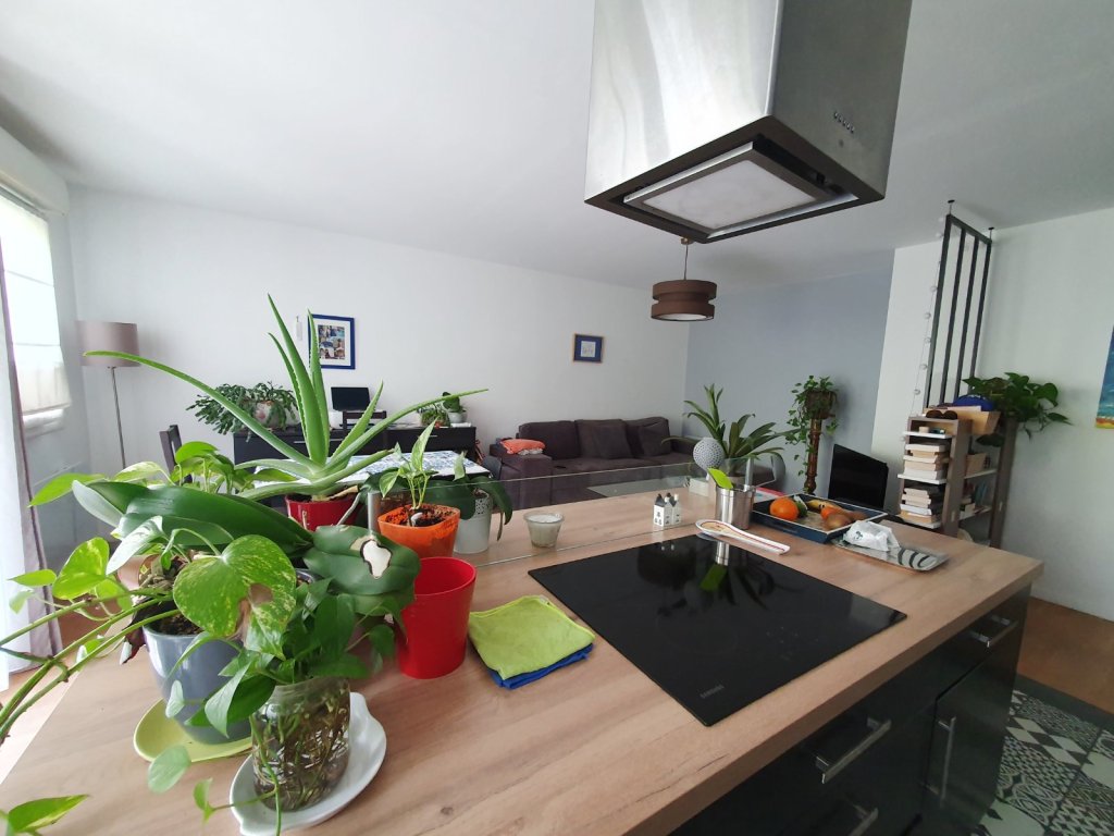 APPARTEMENT AVEC BALCON & GARAGE A VENDRE - VIEUX LILLE - 66 m2 - 295 000 &euro;