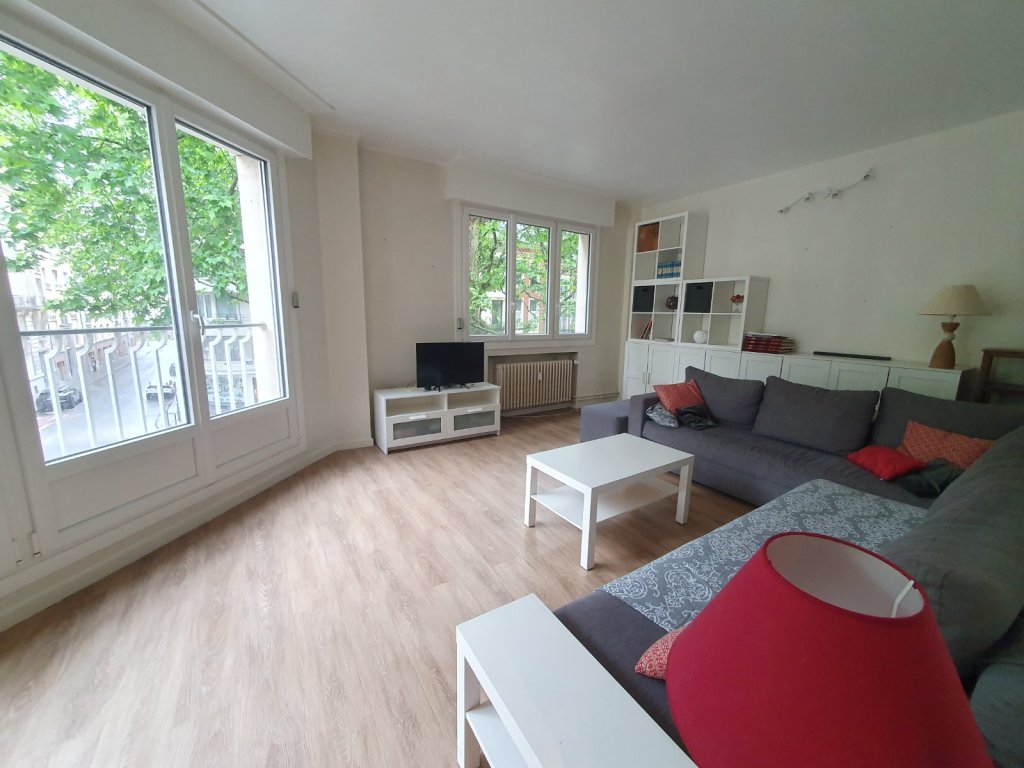 GRAND F2 BIS MEUBLE A LOUER - LILLE CENTRE - VAUBAN - QUAI DU WAULT - 91.5 m2 - 1 680 &euro; charges comprises par mois