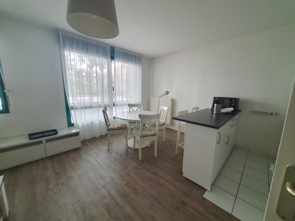 STUDIO MEUBLE EN RDC AVEC PARKING A LOUER - LILLE PROX EURATECHNOLOGIE - METRO BOIS BLANC - 34 m2 - 695 &euro; charges comprises par mois