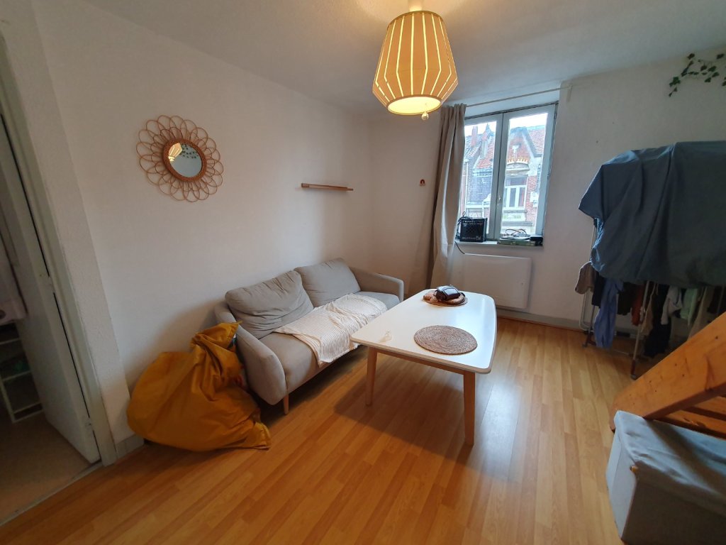 F2 DUPLEX A LOUER - LILLE SAINT MICHEL - 29.5 m2 - 608 &euro; charges comprises par mois