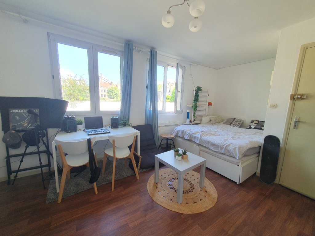 STUDIO EQUIPE A LOUER - LILLE CORMONTAIGNE - 22.5 m2 - 539 &euro; charges comprises par mois
