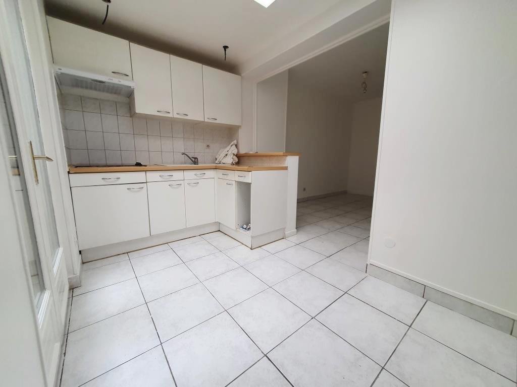 F2 A LOUER - PORT DE LILLE - 30.5 m2 - 603 &euro; charges comprises par mois
