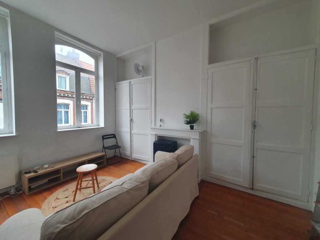 F2 A LOUER - LILLE FIVES - 42.5 m2 - 642 &euro; charges comprises par mois