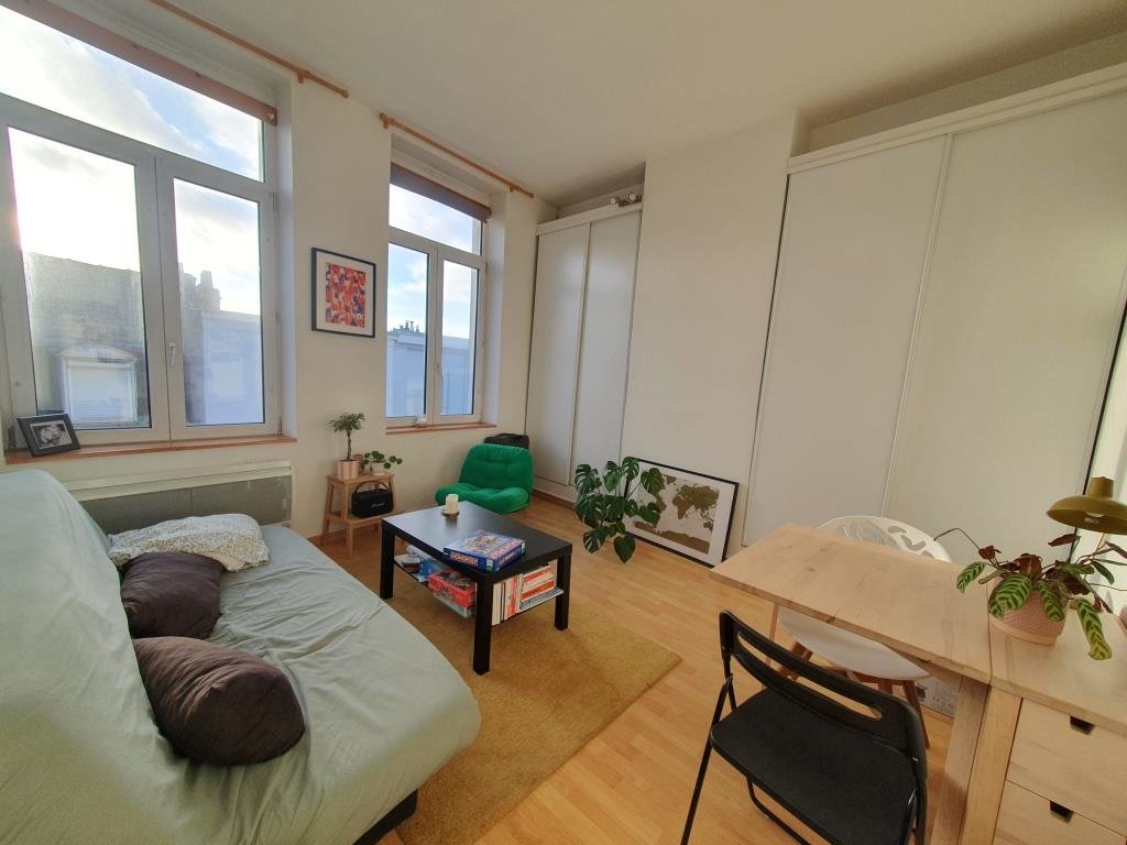 F1 BIS AVEC MEZZANINE - LILLE - GAMBETTA - THEATRE A LOUER - LILLE - 31 m2 - 643 &euro; charges comprises par mois