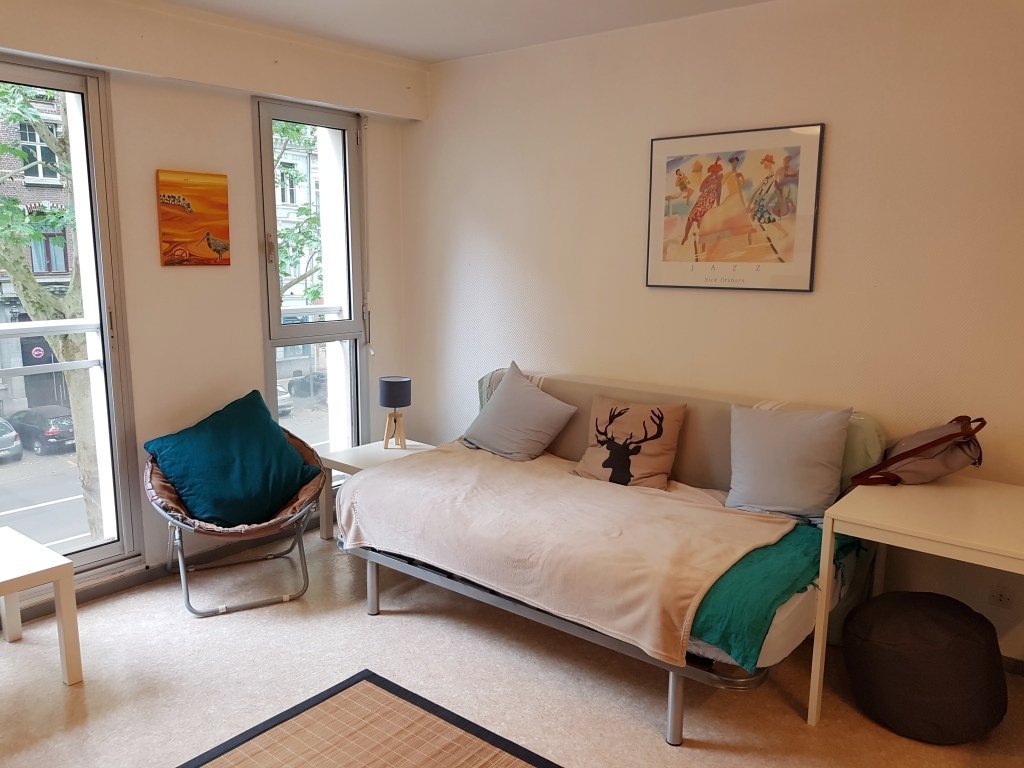 STUDIO EQUIPE A LOUER - LILLE - 24 m2 - 599€ charges comprises par mois