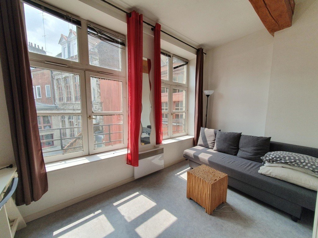 STUDIO EQUIPE A LOUER - VIEUX LILLE - 18.5 m2 - 530€ charges comprises par mois