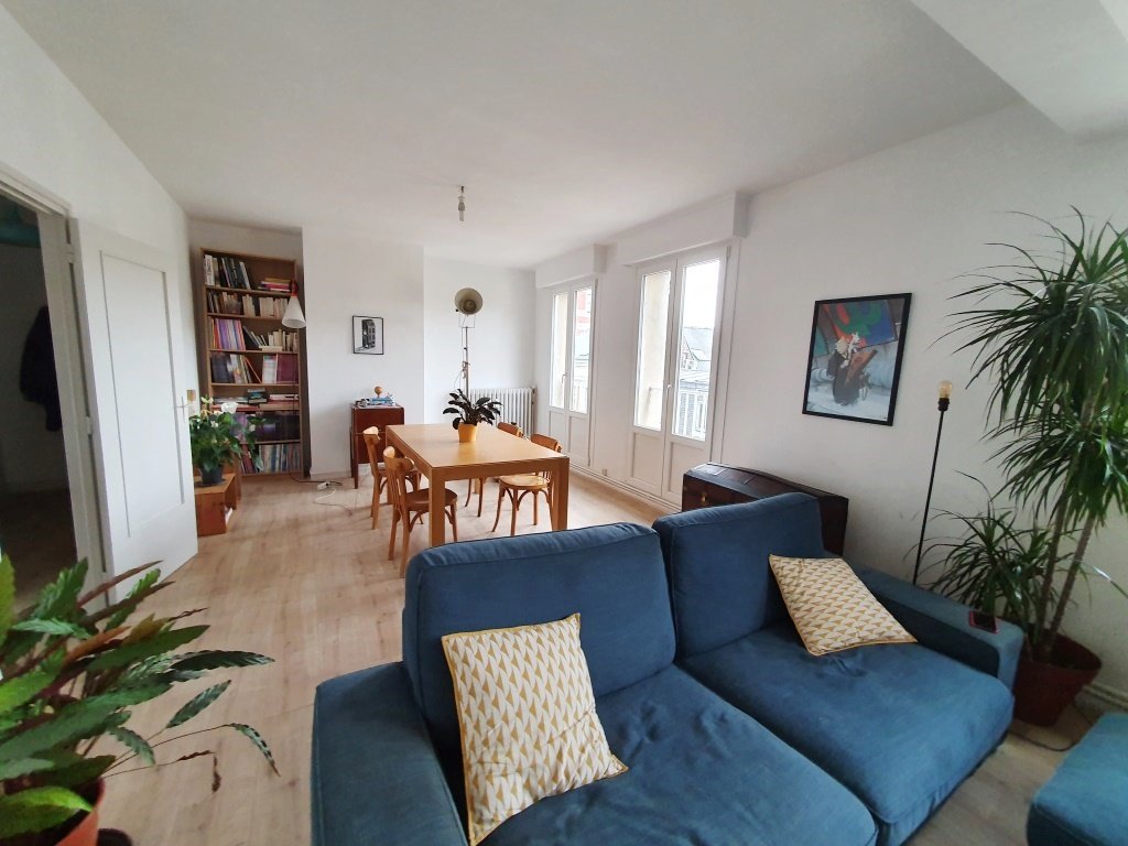 F5 AVEC BALCON, PARKING & CAVE A LOUER - VIEUX LILLE - 143.5 m2 - 1828€ charges comprises par mois