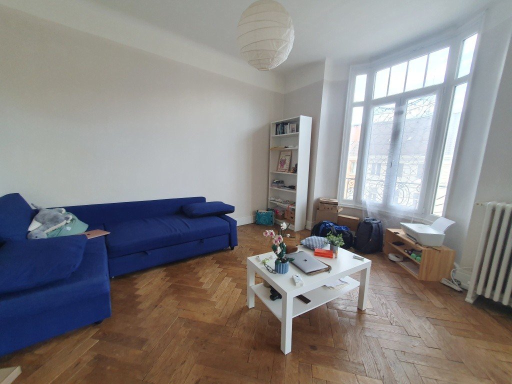 F3 BIS AVEC CAVE A LOUER - LILLE PLEIN CENTRE / GARES - 83 m2 - 1055€ charges comprises par mois