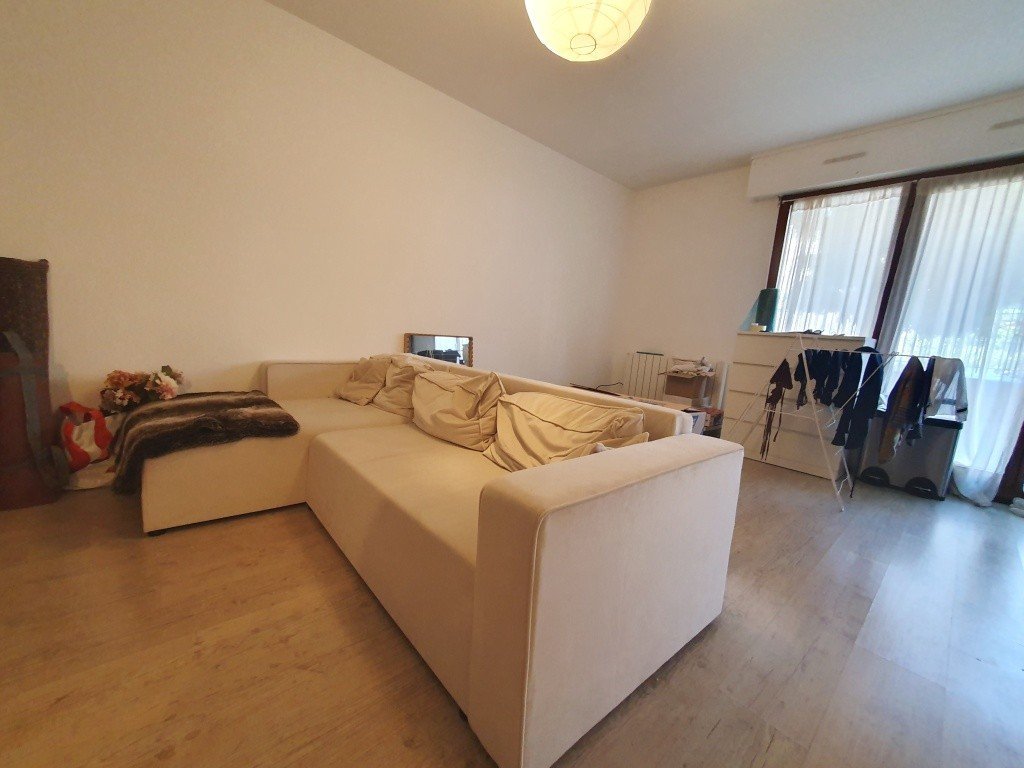 F2 EN RDC AVEC TERRASSE ET PARKING A LOUER - LILLE VAUBAN - 51 m2 - 825€ charges comprises par mois
