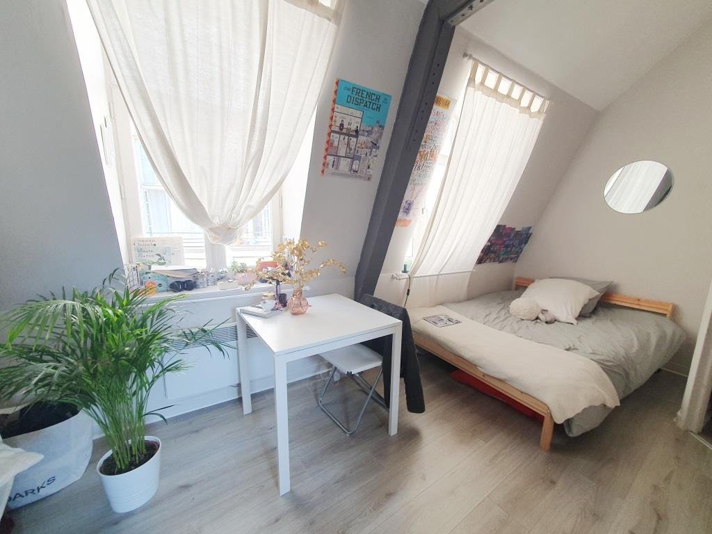 STUDIO A LOUER - VIEUX LILLE - 17 m2 - 513€ charges comprises par mois