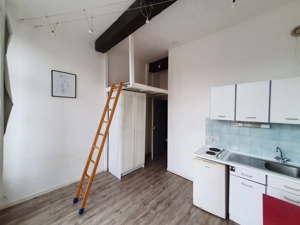 STUDIO A LOUER - VIEUX LILLE - 16.5 m2 - 472€ charges comprises par mois