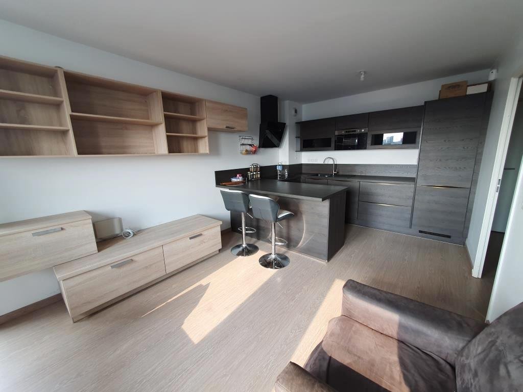 F2 BBC AVEC TERRASSSE & PARKING A VENDRE - LILLE FIVES - 40.5 m2 - 156000€