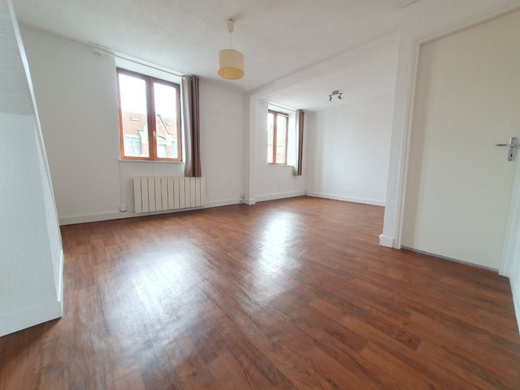 F2 LUMINEUX EN DUPLEX A VENDRE - LILLE Saint Michel - 49 m2 - 160000€