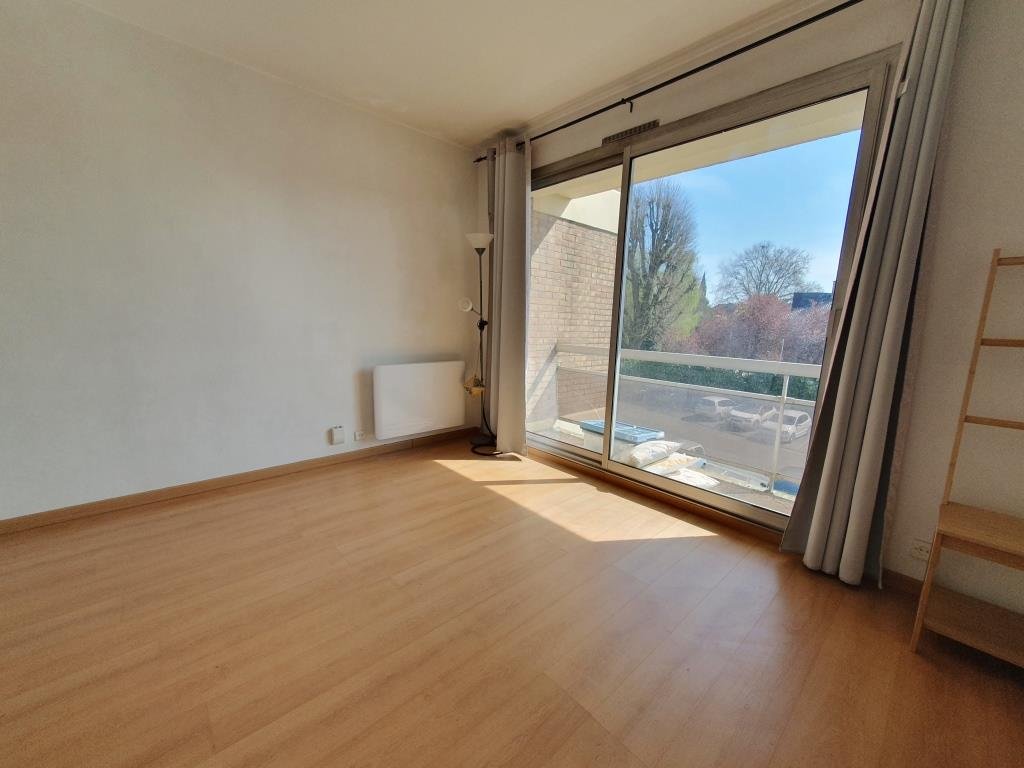 STUDIO AVEC BALCON ET GARAGE A LOUER - LOOS Mairie - 27.5 m2 - 499€ charges comprises par mois