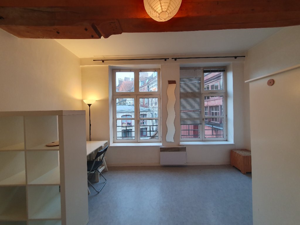 STUDIO A LOUER - VIEUX LILLE - 18.5 m2 - 530€ charges comprises par mois