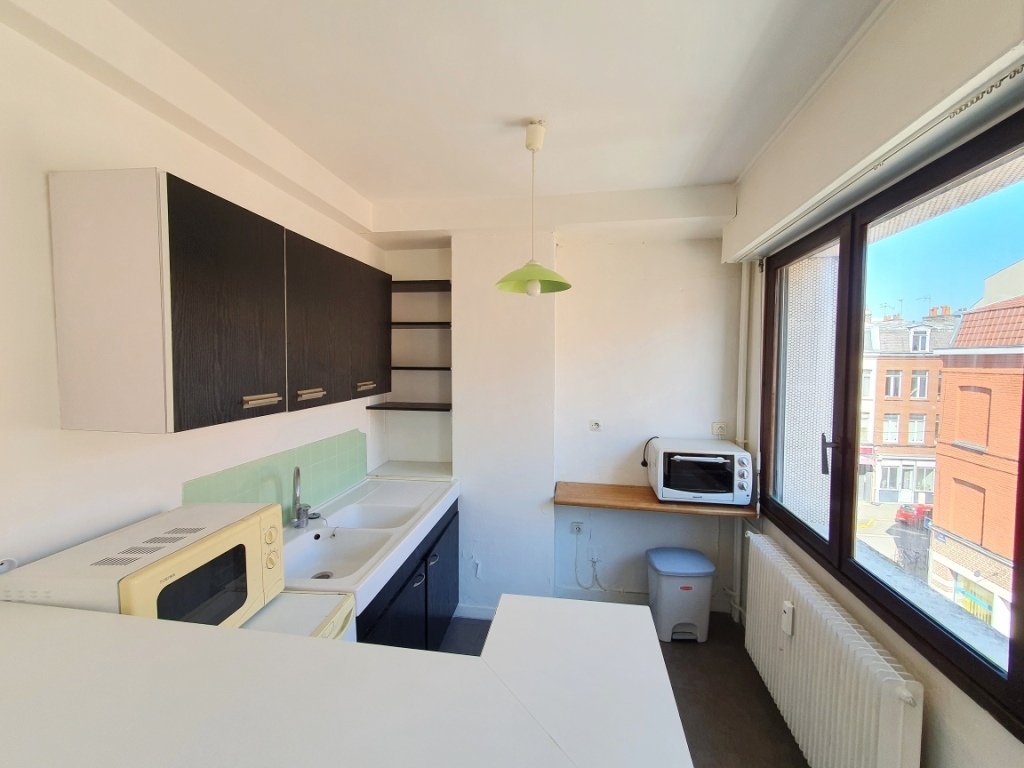 STUDIO EQUIPE A LOUER - LILLE VAUBAN - 29 m2 - 649€ charges comprises par mois