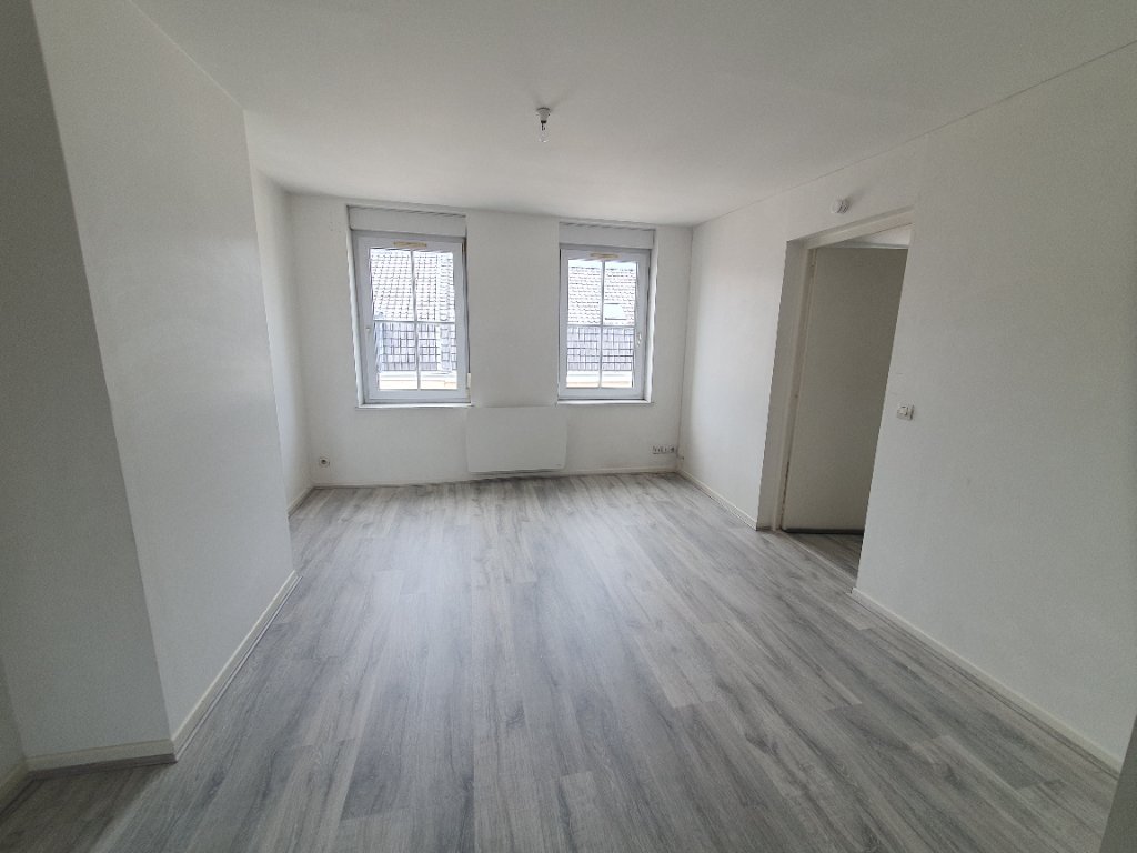 F2 A LOUER - LAMBERSART CANTELEU - 46 m2 - 705€ charges comprises par mois