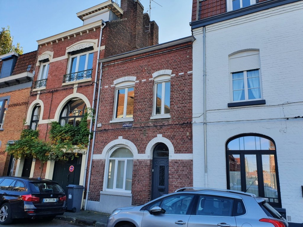 MAISON MEUBLEE TYPE F4 AVEC JARDIN A LOUER - CROIX CENTRE - PROX MAIRIE - 81 m2 - 1375€ charges comprises par mois