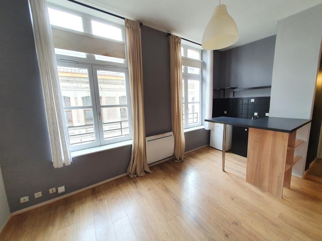 STUDIO VIEUX LILLE A LOUER - VIEUX-LILLE - 24.5 m2 - 612�&euro; charges comprises par mois
