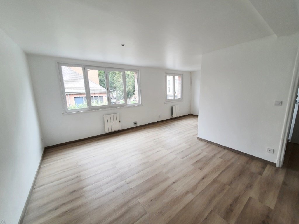 F3 RENOVE AVEC CAVE A LOUER - LILLE FIVES MONT DE TERRE - 57 m2 - 722€ charges comprises par mois