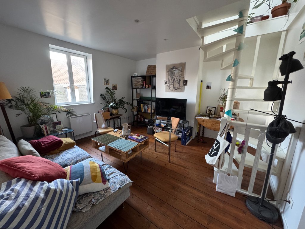 F3 DUPLEX A LOUER - LILLE FIVES - 56 m2 - 725�&euro; charges comprises par mois