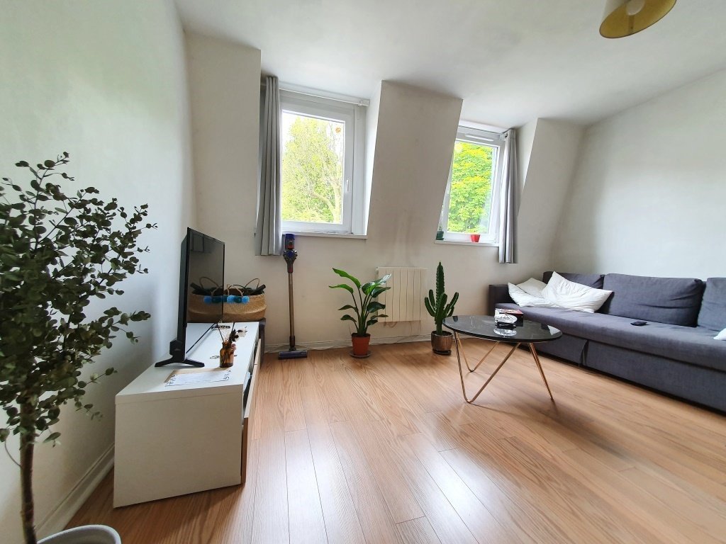 APPARTEMENT T2 A LOUER - LILLE SAINT MAURICE PELLEVOISIN - 39.5 m2 - 717�&euro; charges comprises par mois
