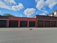 GARAGE EN BOX FERME A LOUER - LA MADELEINE CENTRE - 149 € charges comprises par mois