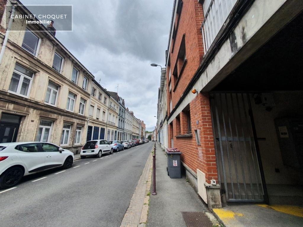 LILLE - GAMBETTA - NATIONALE - PROX RUE COLBERT - MARCHE DE WAZEMMES - METRO GAMBETTA - F1 AVEC CAVE - Disponible le 22 septembre