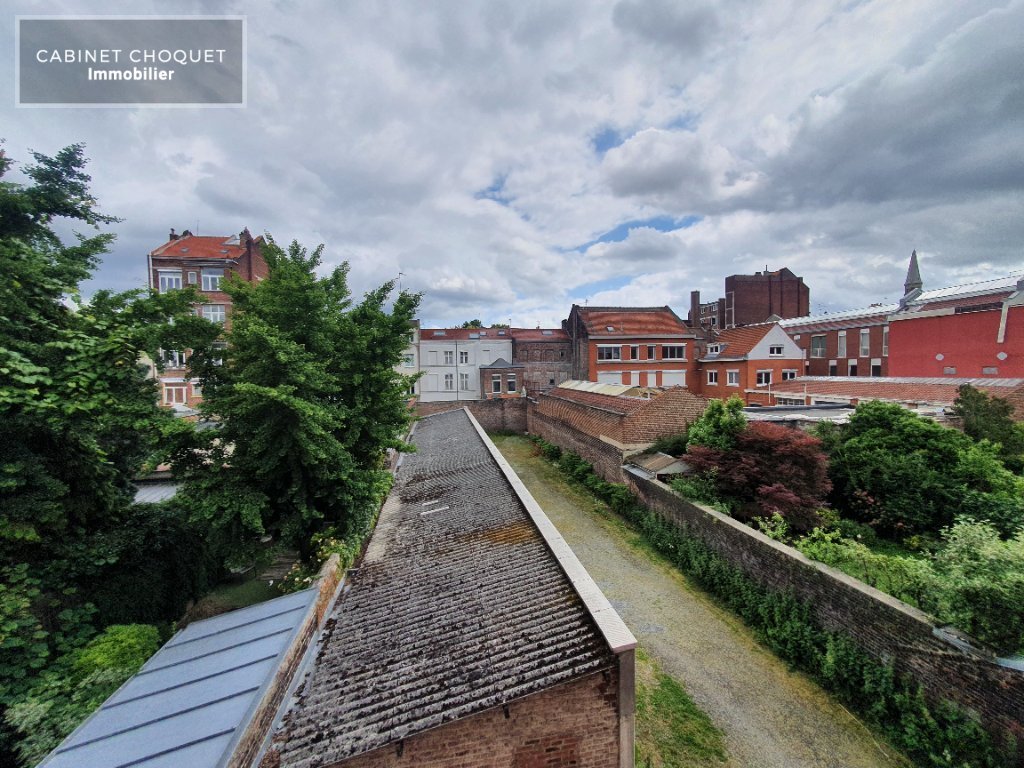 LILLE - GAMBETTA - NATIONALE - PROX RUE COLBERT - MARCHE DE WAZEMMES - METRO GAMBETTA - F1 AVEC CAVE - Disponible le 22 septembre