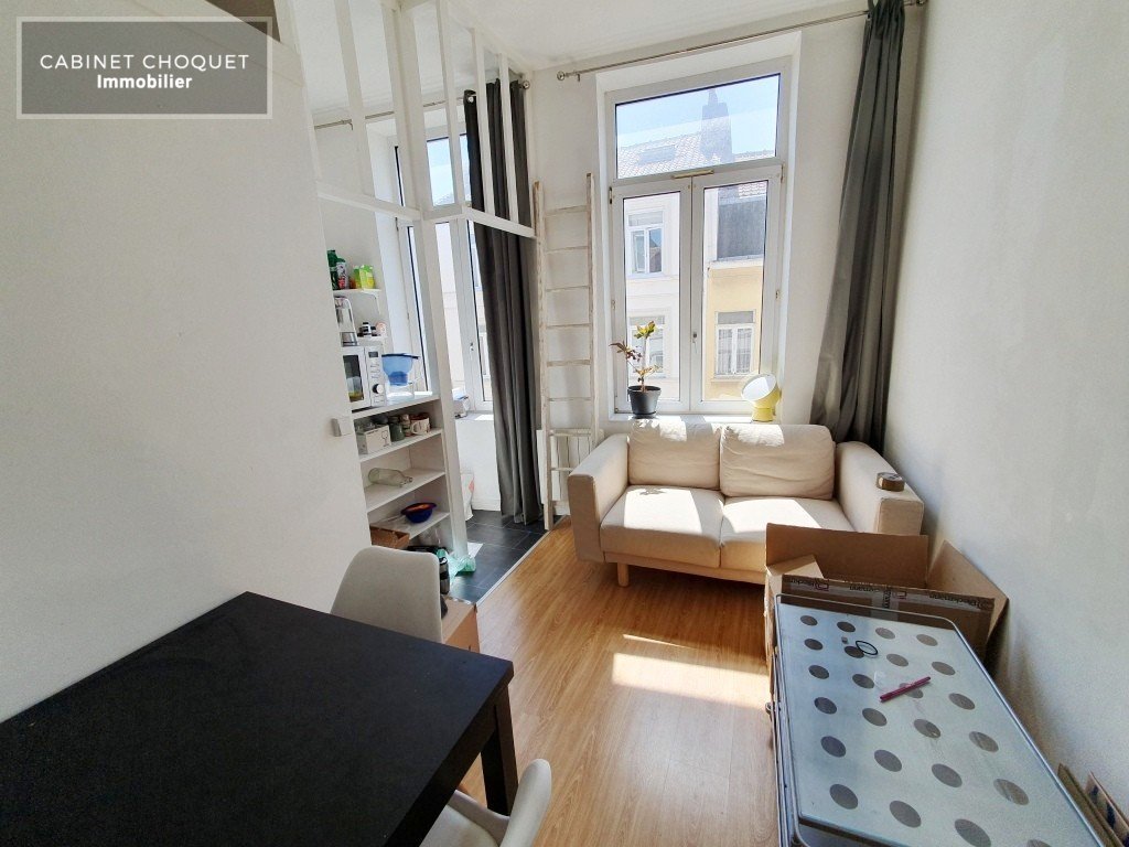 LILLE - GAMBETTA - PROX RUE SOLFERINO - ENTRE METROS GAMBETTA & REPUBLIQUE - F1 BIS AVEC MEZZANINE, BALCON & CAVE - Disponible de de suite