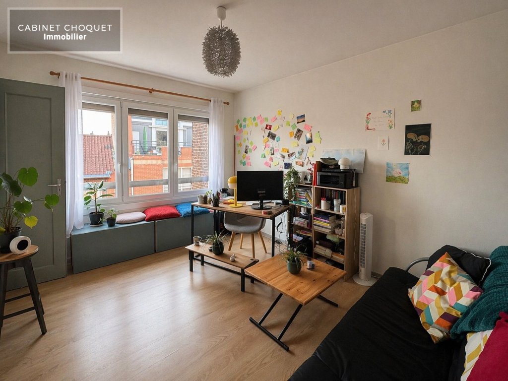 LILLE - VAUBAN - LA CATHO - METRO CORMONTAIGNE - ENTRE RUE COLBERT & RUE AUBER  - F1 AVEC PARKING & CAVE - Disponible à partir du 30 avril