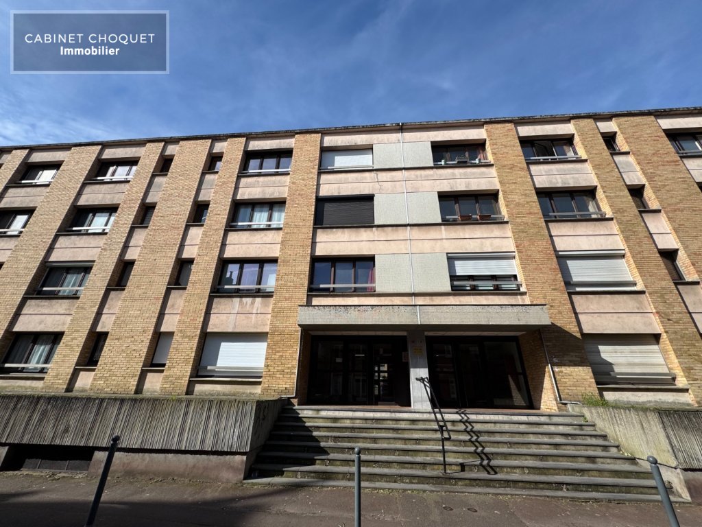 LILLE - VAUBAN - LA CATHO - METRO CORMONTAIGNE - ENTRE RUE COLBERT & RUE AUBER  - F1 AVEC PARKING & CAVE - Disponible à partir du 30 avril