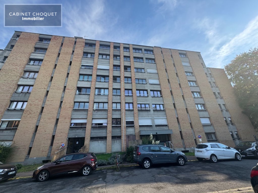 F1 AVEC PARKING EN RESIDENCE SECURISEE A LOUER - LILLE VAUBAN - 26.5 m2 - 598 &euro; charges comprises par mois