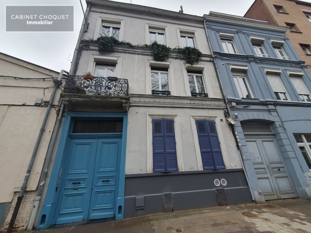 LILLE - VAUBAN - PROX RUE NATIONALE - ENTRE RUE COLBERT & RUE DU PORT - METROS GAMBETTA ET CORMONTAIGNE - F1 BIS AVEC MEZZANINE - Disponible de suite