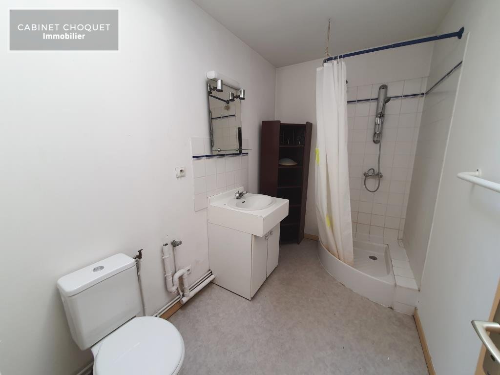 LILLE - VAUBAN - LA CATHO - PROX RUE DE LA DIGUE & RUE SOLFERINO - BOULEVARD VAUBAN  - F1 BIS LUMINEUX AVEC CAVE - Disponible � partir du 30 avril