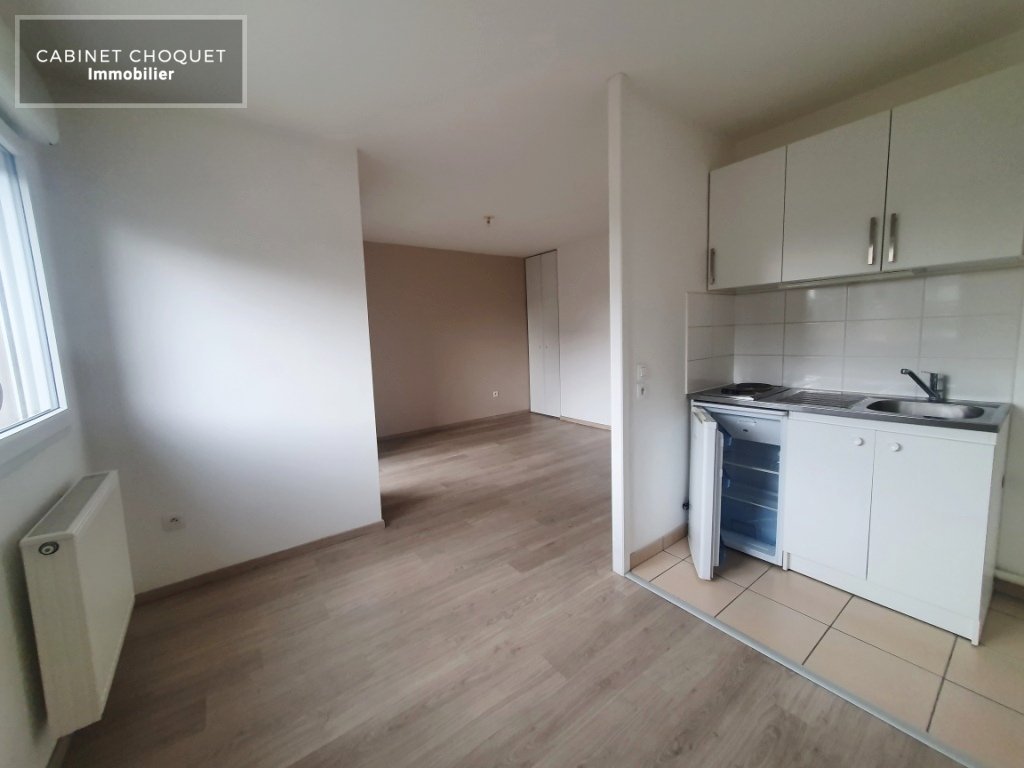 F1 AVEC BALCON ET PARKING A LOUER - ST ANDRE LEZ LILLE LAMBERSART - LA MADELEINE - 31.5 m2 - 612 &euro; charges comprises par mois