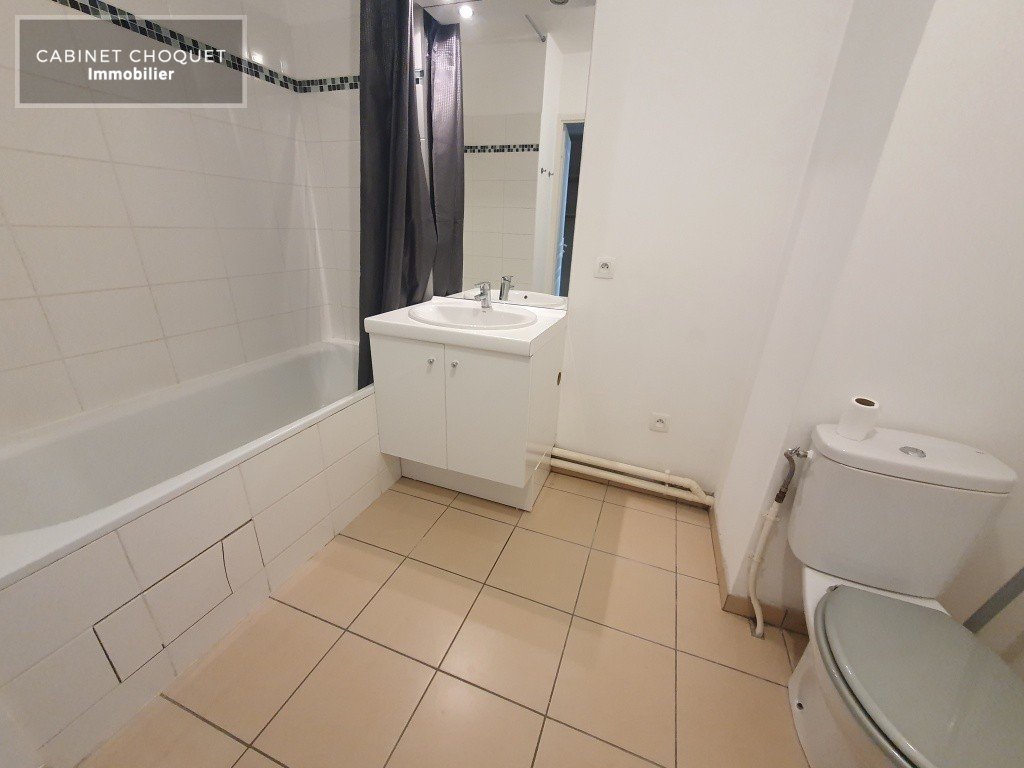 F1 AVEC BALCON ET PARKING A LOUER - ST ANDRE LEZ LILLE LAMBERSART - LA MADELEINE - 31.5 m2 - 612 &euro; charges comprises par mois