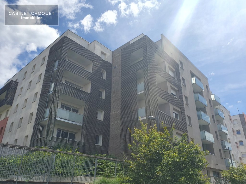 F1 AVEC BALCON ET PARKING A LOUER - ST ANDRE LEZ LILLE LAMBERSART - LA MADELEINE - 31.5 m2 - 612 &euro; charges comprises par mois