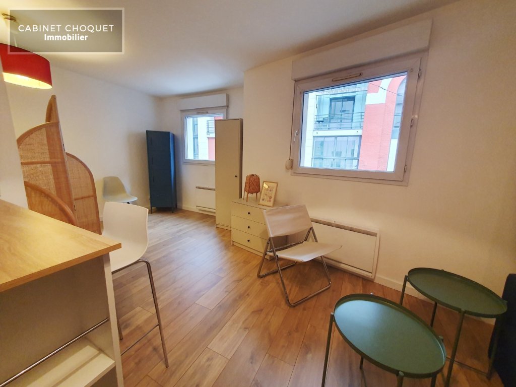 VIEUX-LILLE - ENTRE RUE ROYALE & RUE SAINT ANDRE - PROX. PLACE DU CONCERT - FACILITE GRANDS AXES - COMMERCES - Disponible de suite