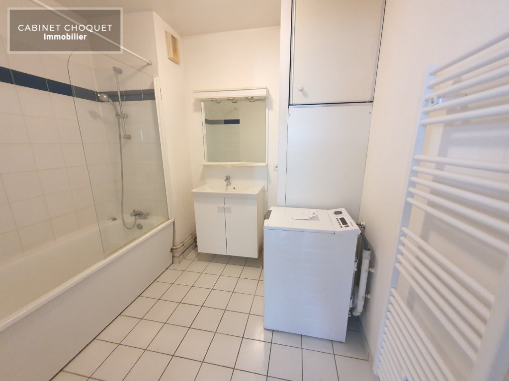 VIEUX-LILLE - ENTRE RUE ROYALE & RUE SAINT ANDRE - PROX. PLACE DU CONCERT - FACILITE GRANDS AXES - COMMERCES - Disponible de suite