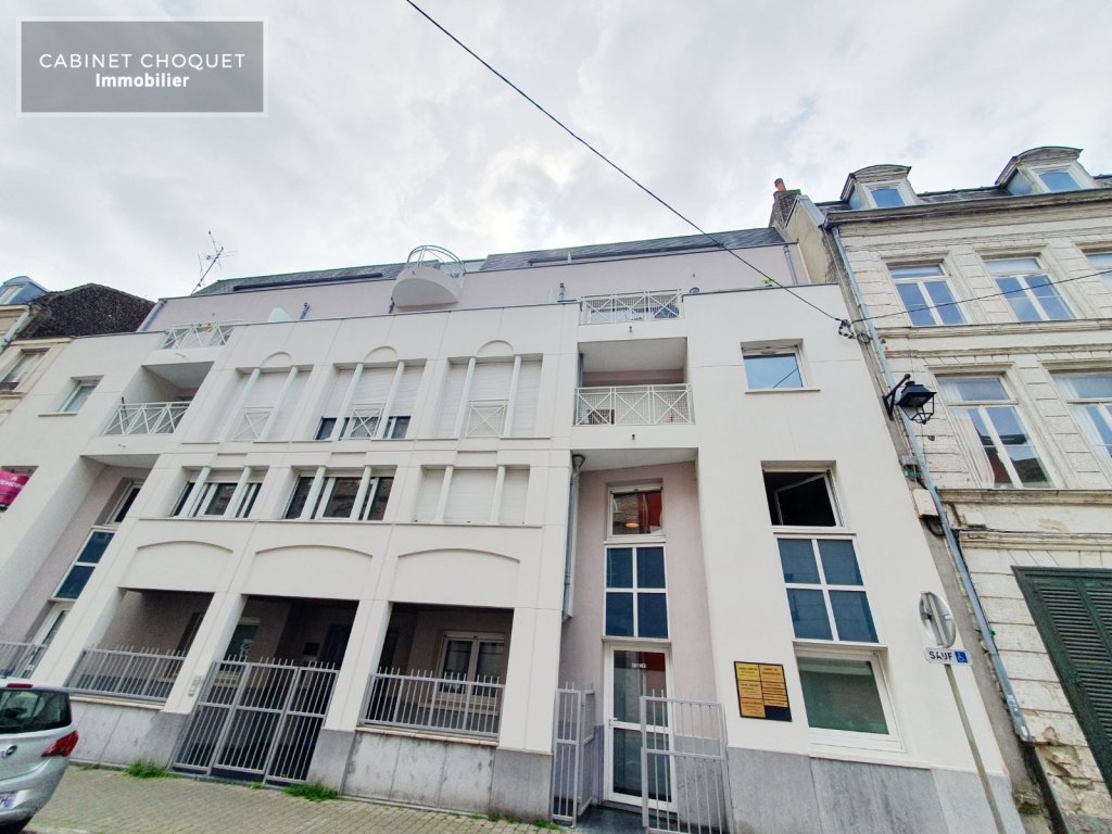 VIEUX-LILLE - ENTRE RUE ROYALE & RUE SAINT ANDRE - PROX. PLACE DU CONCERT - FACILITE GRANDS AXES - COMMERCES - Disponible de suite