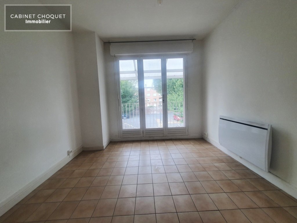 LILLE - PROX CHR - LIMITE LOOS - PROX RUE DU MARECHAL FOCH - GRANDS AXES. BUS & COMMERCES - F2 - Disponible de suite