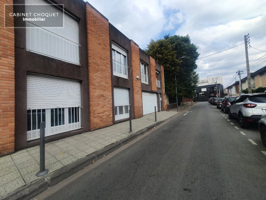 LILLE - PROX CHR - LIMITE LOOS - PROX RUE DU MARECHAL FOCH - GRANDS AXES. BUS & COMMERCES - F2 - Disponible de suite