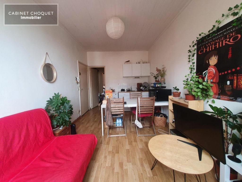 LILLE - METRO FIVES  - PROX RUE PIERRE LEGRAND - GARES - COMMERCES - GRANDS AXES & AUTOROUTES - F2 AVEC CAVE - Disponible rapidement