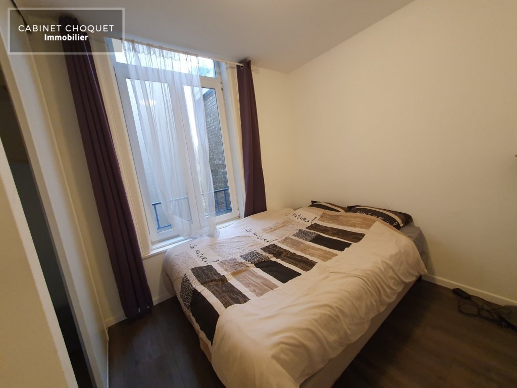 LILLE - CENTRE - PROX RUES GAMBETTA & SOLFERINO - COMMERCES - METROS GAMBETTA & REPUBLIQUE - F2 ENTIEREMENT MEUBLE - Disponible à partir du 18 octobre