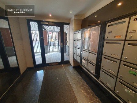 LILLE - PROX RUES GAMBETTA & SOLFERINO  - COMMERCES - METROS GAMBETTA & REPUBLIQUE - F2  MEUBLE - Disponible à partir du 20 mai