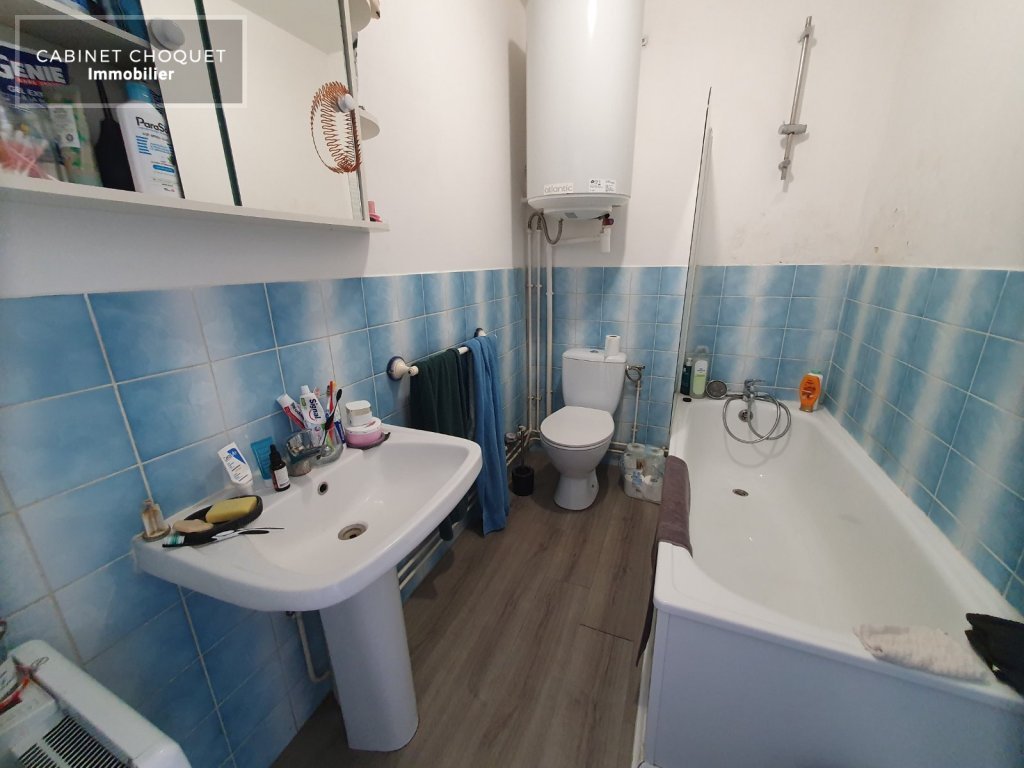 LILLE - LIMITE HELLEMMES - PROX METRO MARBRERIE & RUE PIERRE LEGRAND - COMMERCES - F2 - Disponible à partir du 22 juin