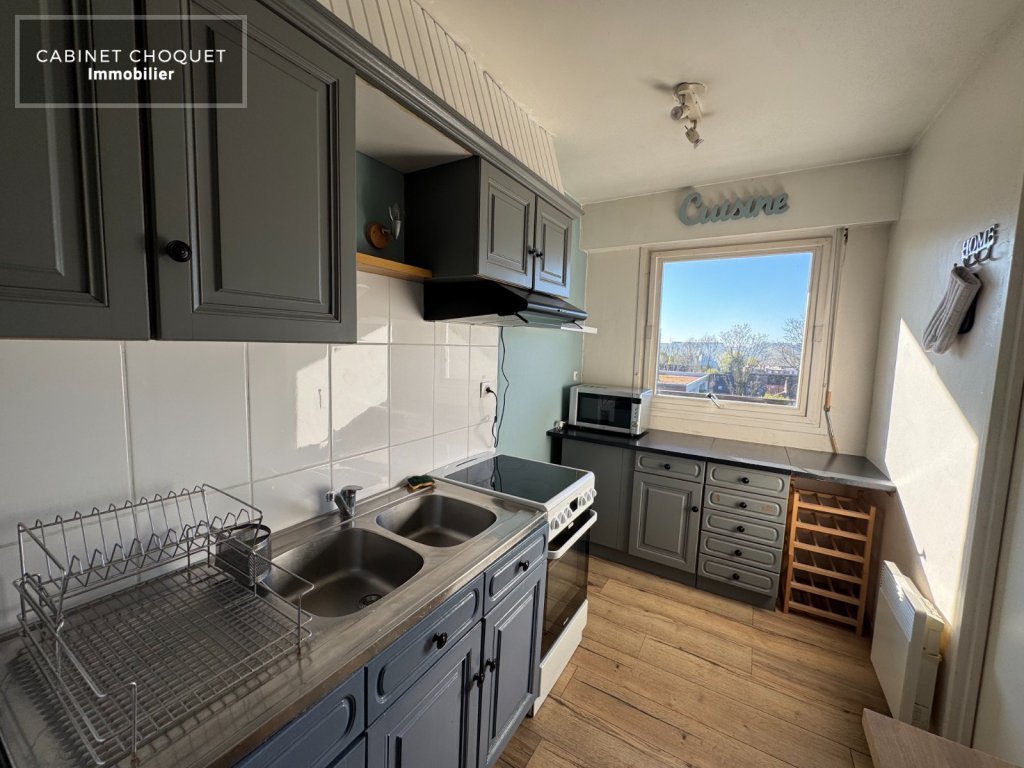 LOOS - LIMITE LILLE - PROX CHR - FACILITES GRANDS AXES - COMMERCES - F2 MEUBLE AVEC GRAND BALCON & PARKING - Disponible de suite