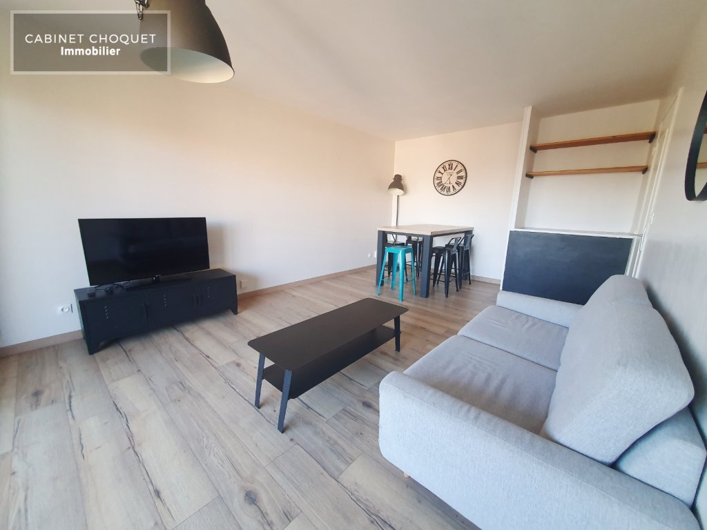 LOOS - LIMITE LILLE - PROX CHR - FACILITES GRANDS AXES - COMMERCES - F2 MEUBLE AVEC GRAND BALCON & PARKING - Disponible de suite